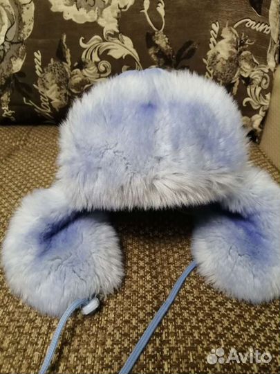 Зимняя шапка примерно 7-10 лет