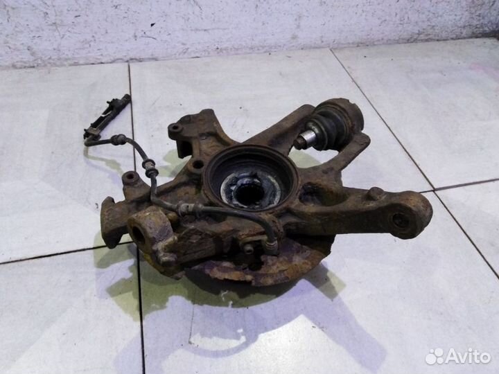 Кулак задний левый A1633500108