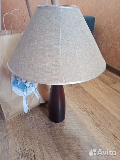 Лампа настольная