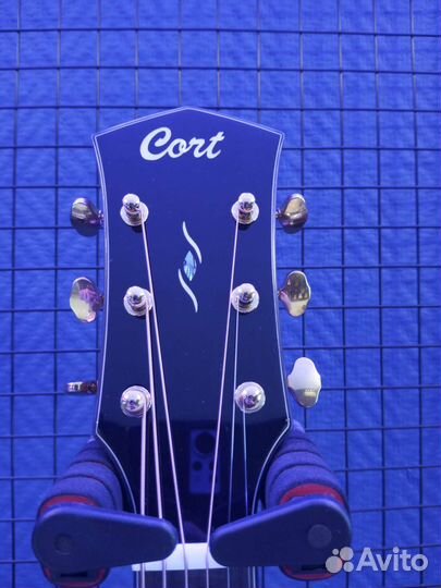 Премиальная гитара Cort Gold-D6 с кейсом