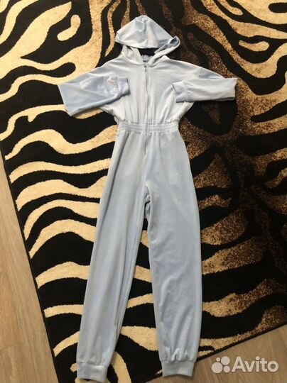 Велюровый комбинезон