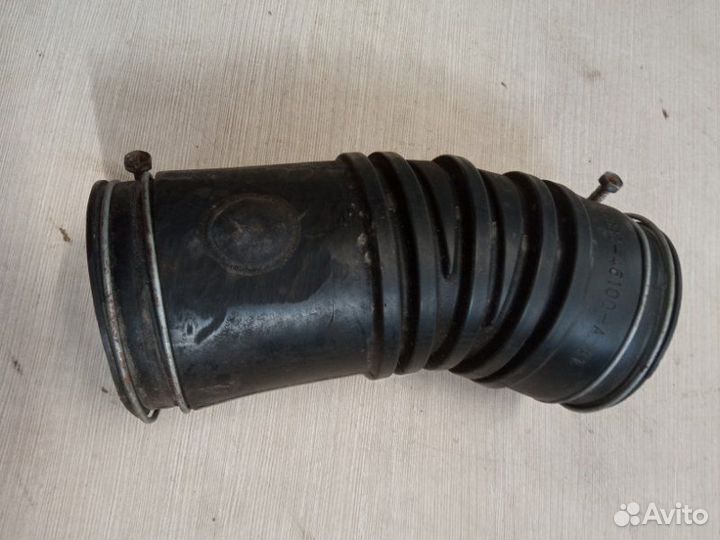 Патрубок воздушного фильтра Toyota Aristo 161 2JZ