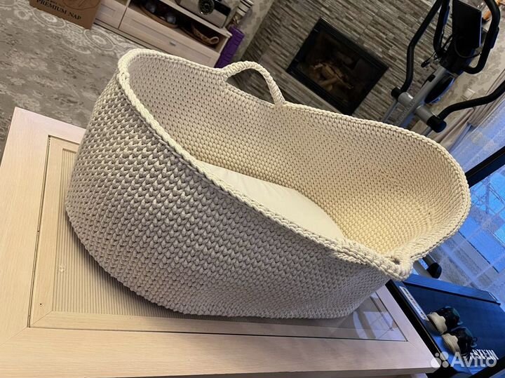 Вязаная люлька для новорожденного