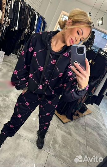 Спортивный костюм