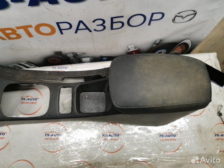 Подлокотник Kia Sportage 2 2.0 G4GC 2005