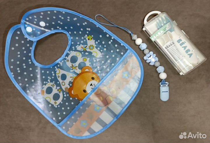 Нагрудник, держатель для пустышки, вилочка, футляр