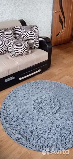 Ковер вязаный ручной работы