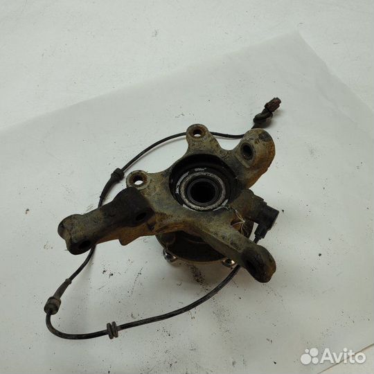 Кулак поворотный передний левый Nissan Sunny 2004