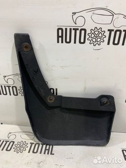 Брызговик задний правый Renault Logan 2 K7MA812