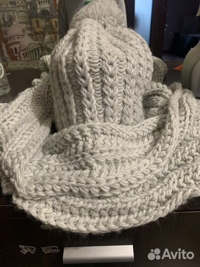 Шапки и шарфы женские