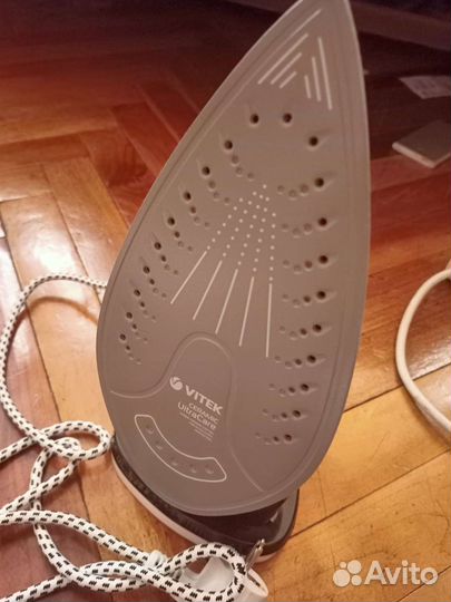 Утюг Vitek