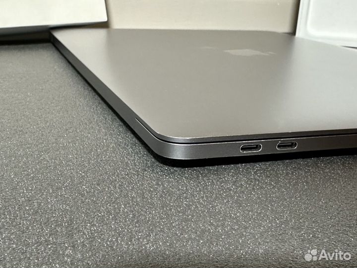 Macbook Pro 15 2017 i7 16gb/1tb/Radeon Pro 4gb