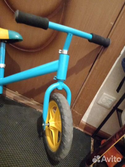 Беговел 12 дюймов