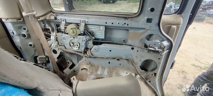 Электропривод двери на Honda Stepwgn RF 3,4