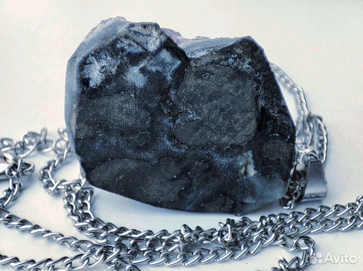 Аметистовый кулон на цепочке