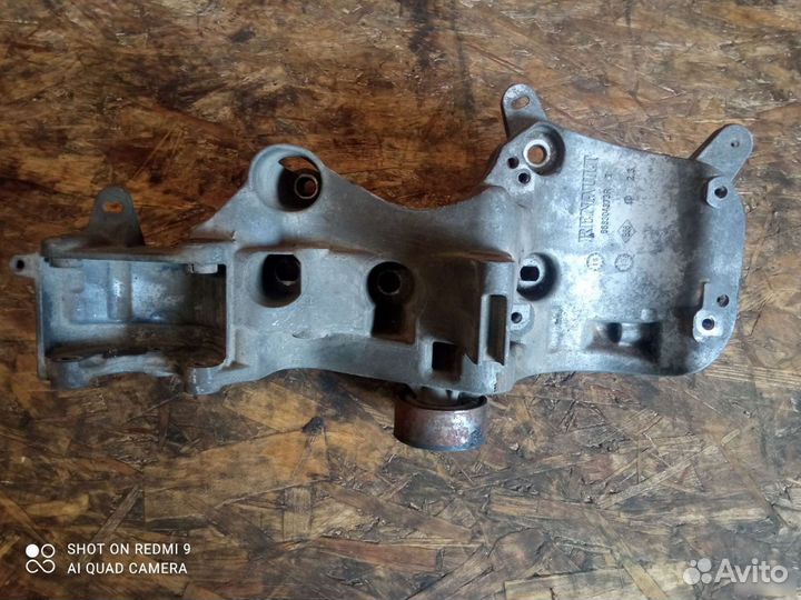 Кронштейн генератора Renault Logan 2