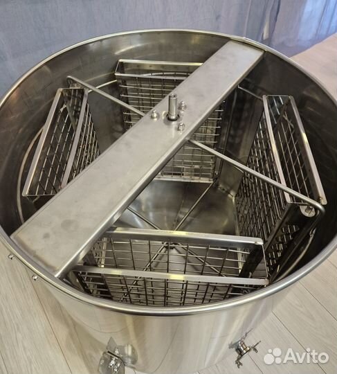 Медогонка 4х рамочная