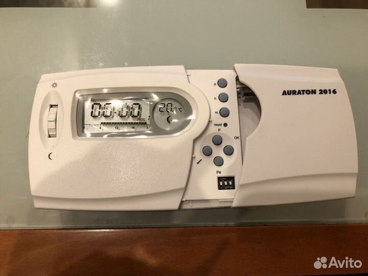 Программируемый регулятор температуры auraton 2016