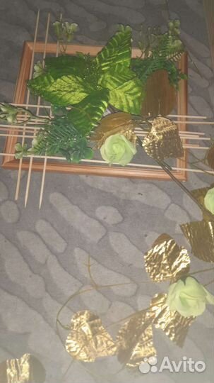 Картина с искусственными цветами