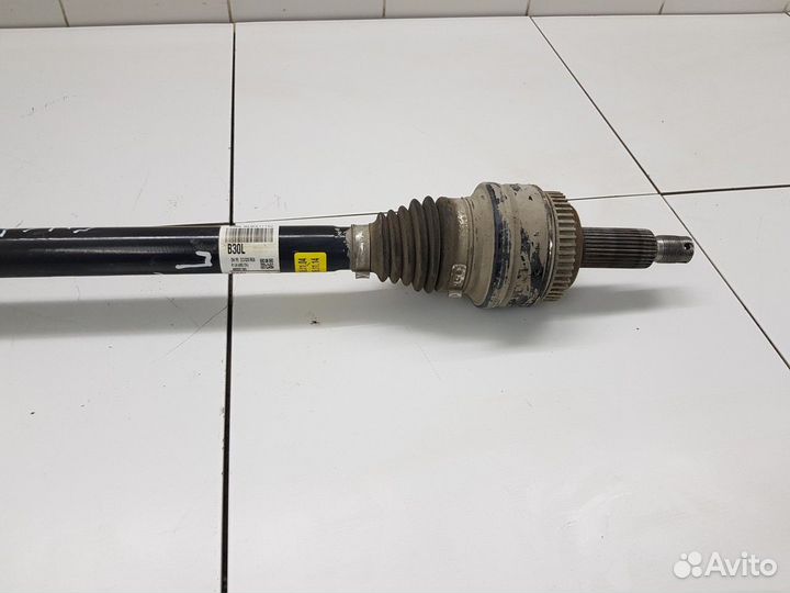 Полуось (привод) задний (левый) (Genesis G80 I)