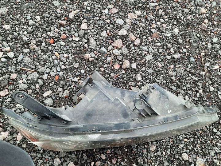 Фара правая mitsubishi outlander xl