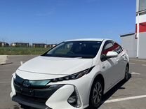 Toyota Prius PHV 1.8 CVT, 2019, 42 000 км, с пробегом, цена 2 400 000 руб.