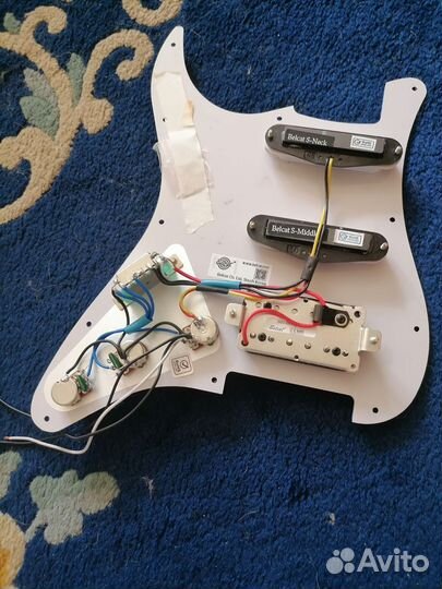 Пикгард Fender Strat. Новый,HSS Бел. перл-тр,Корея