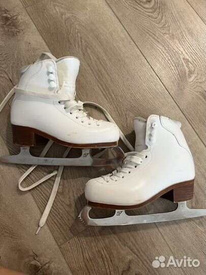 Фигурные коньки axel