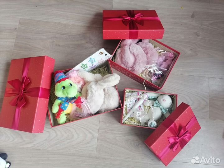 Коробка подарочная новогодняя