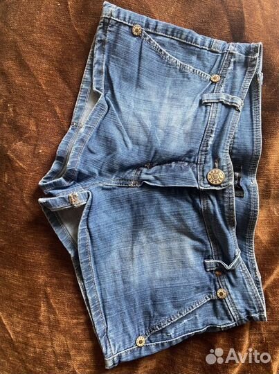 Одежда фирменная