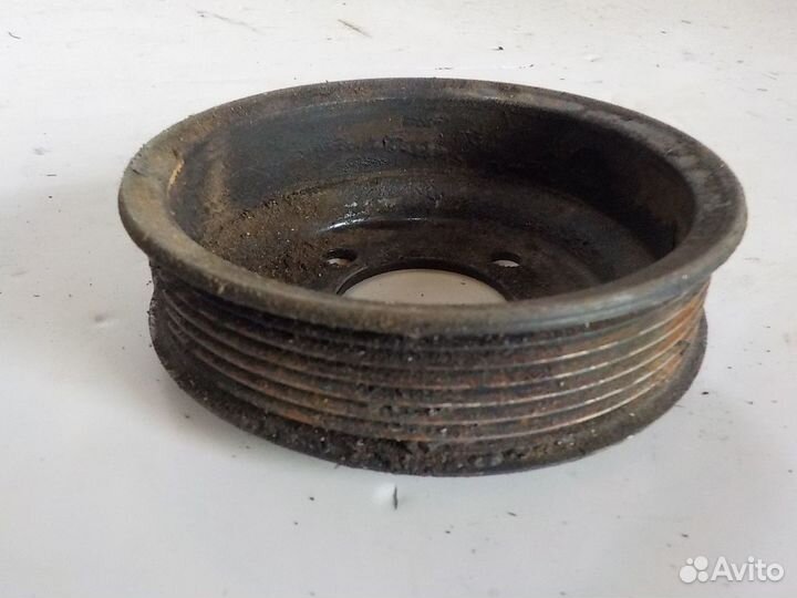 Шкив помпы Toyota Hilux