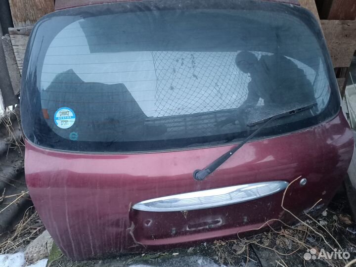 Задняя дверь Toyota Duet