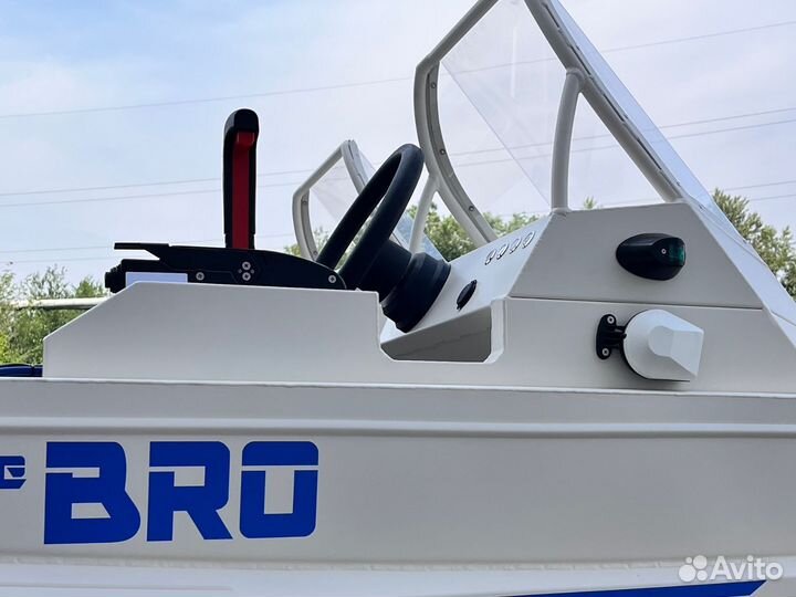 Лодка BRO S 4.2 двухконсольная
