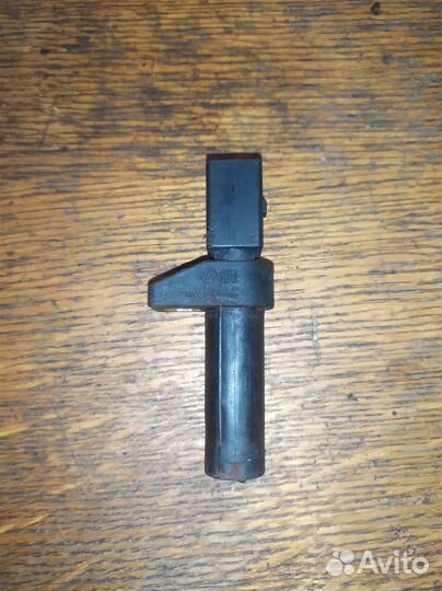 Датчик положения коленвала Mercedes Benz W211 E-K