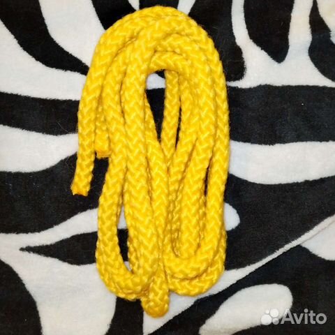 Гимнастическая скакалка