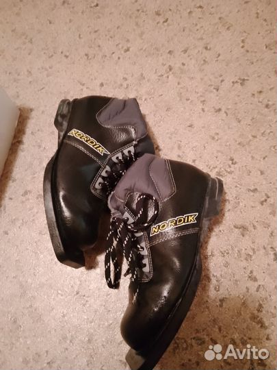 Ботинки лыжные 35 размер