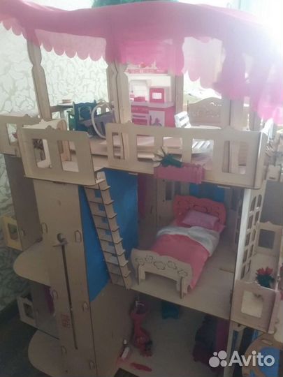 Кукольный домик с мебелью большой