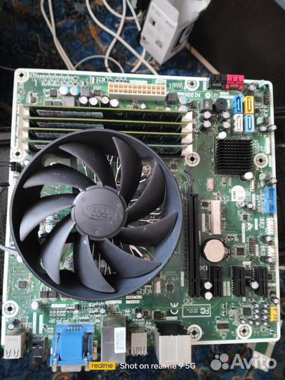 Материнская плата с процессором и памятью