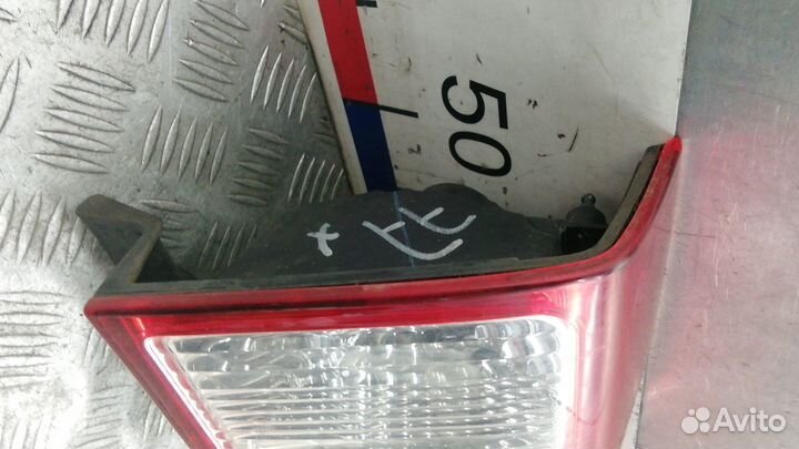 Фонарь Nissan Pathfinder (2004-2009)