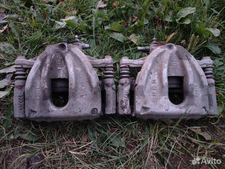 Передние суппорта Toyota Avensis