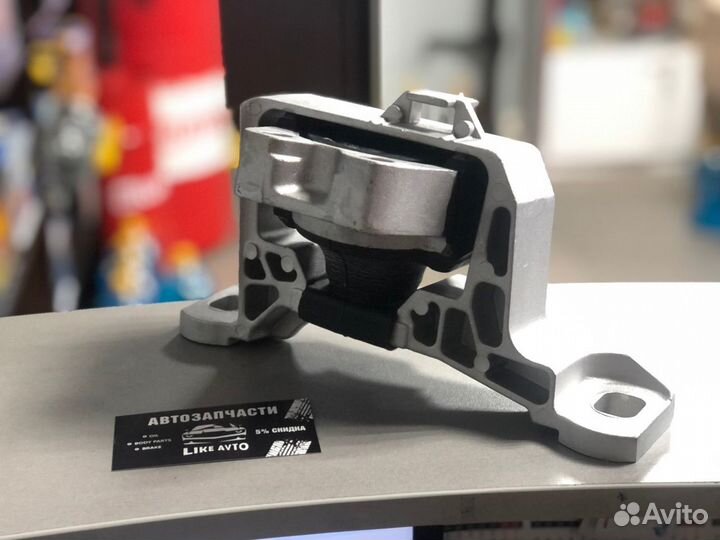 Опора двигателя прав. Ford Focus II-III