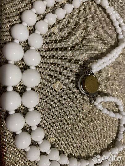 Бусы молочное стекло Чехословакия