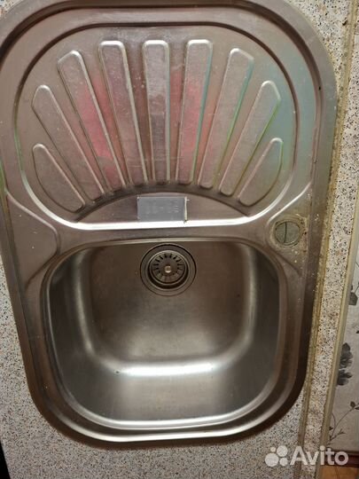 Раковина с куском столешника