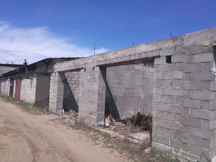 Гараж, > 30 м²