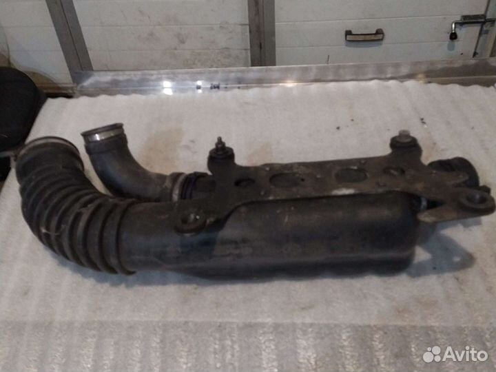 Резонатор воздушного фильтра Мерседес W163 4.0 CDi