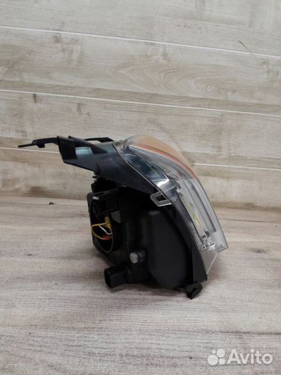 Фара правая Ford Fusion