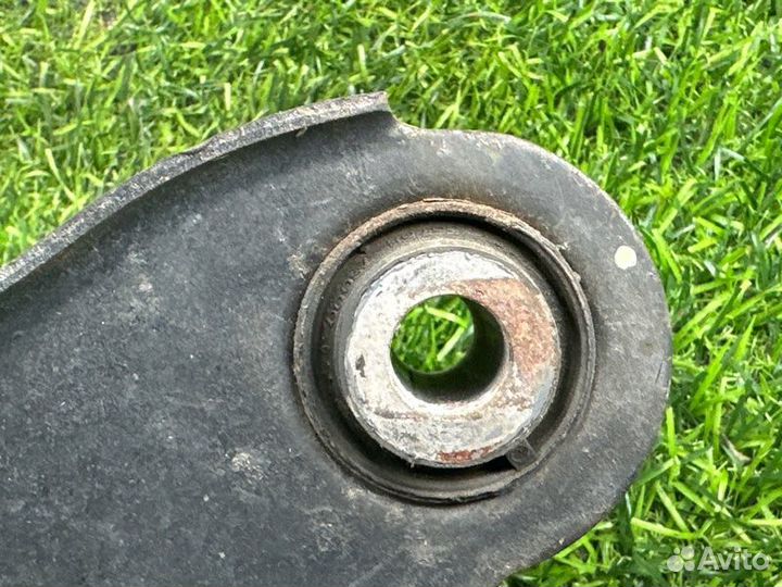 Рычаг подвески задний левый Nissan Armada TA60