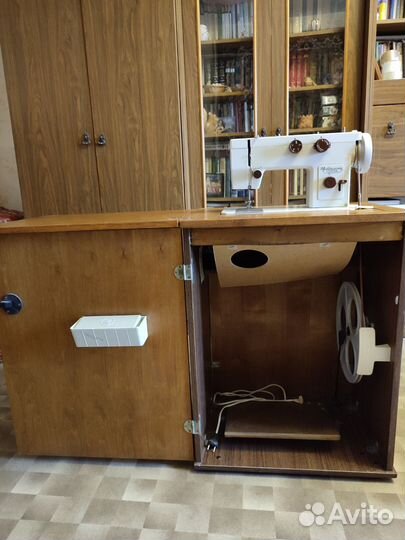 Швейная машинка 