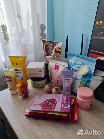 Уходовая косметика пакетом 22 предмета