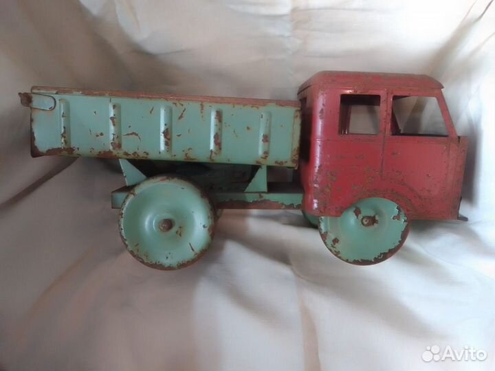 Машинка игрушка